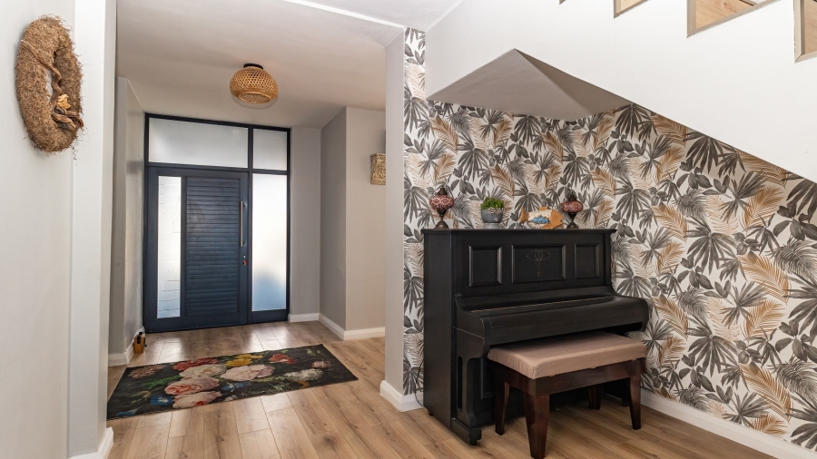 4 Bedroom Property for Sale in Oubaai Western Cape